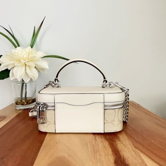 NWT Coach Train Case Crossbody In Signature Canvas - Picture 3 of 7